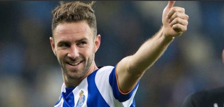 “Layún tiene una oferta de Monterrey”: Mohamed