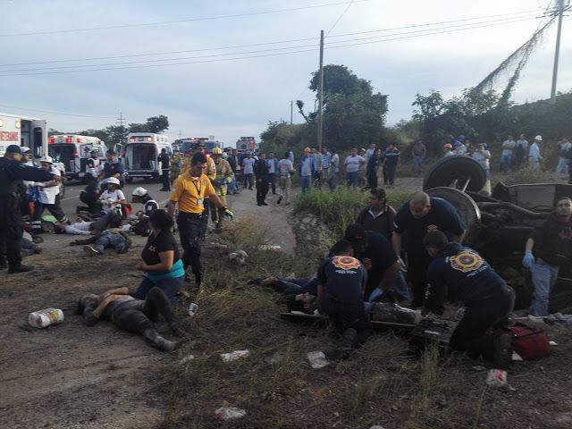 Choque de tren y autobús deja 5 muertos en Sinaloa - 10373740_1088640507847188_4049475153586274634_n