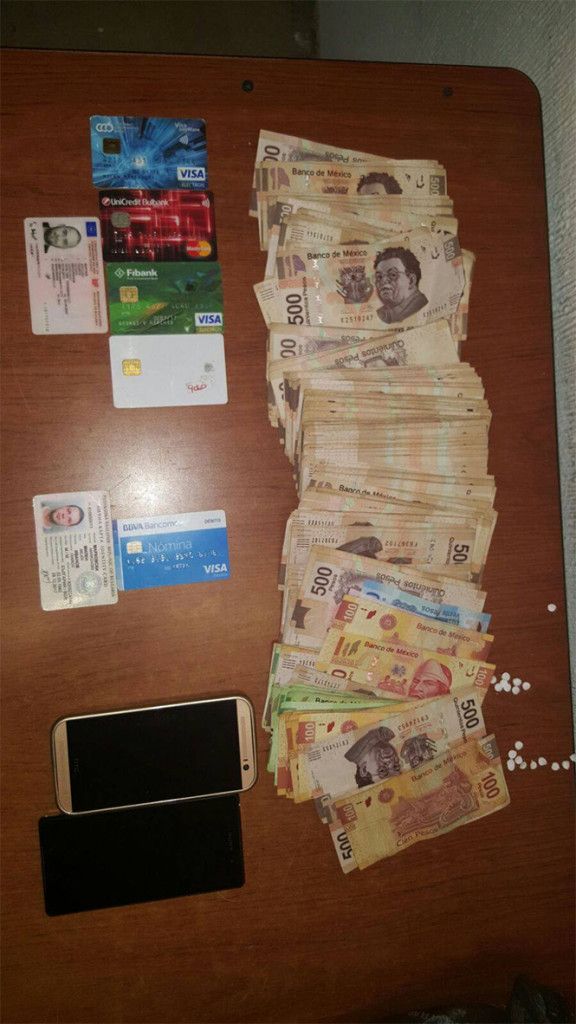Detenidos 16 extranjeros por usar tarjetas clonadas en CDMX - 1350617-576x1024