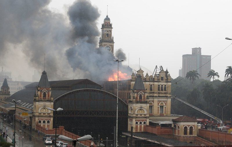 Incendio en el Museo de la Lengua Portuguesa en Sao Paulo - 1450779342-000mvd6736735