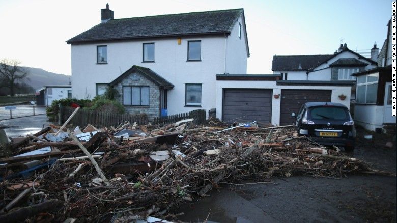 Imágenes: lluvias provocan inundaciones en Reino Unido - 151207095206-uk-weather-floods-storm-desmond-12-exlarge-169