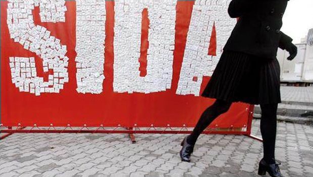 Aumentan casos de VIH en jóvenes menores de 25 años - 1643_sida-en-el-mundo_620x350