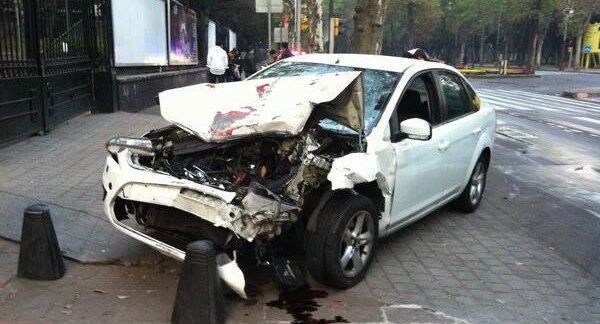 Choque en Reforma y Gandhi por exceso de velocidad