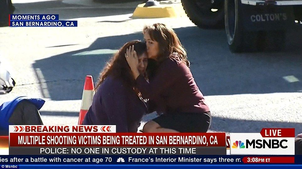 Video: el rescate en San Bernardino - 2EFFE29F00000578-3343309-Workers_wept_as_they_sat_on_the_make_shift_triage_unit_minutes_a-a-6_1449095070230