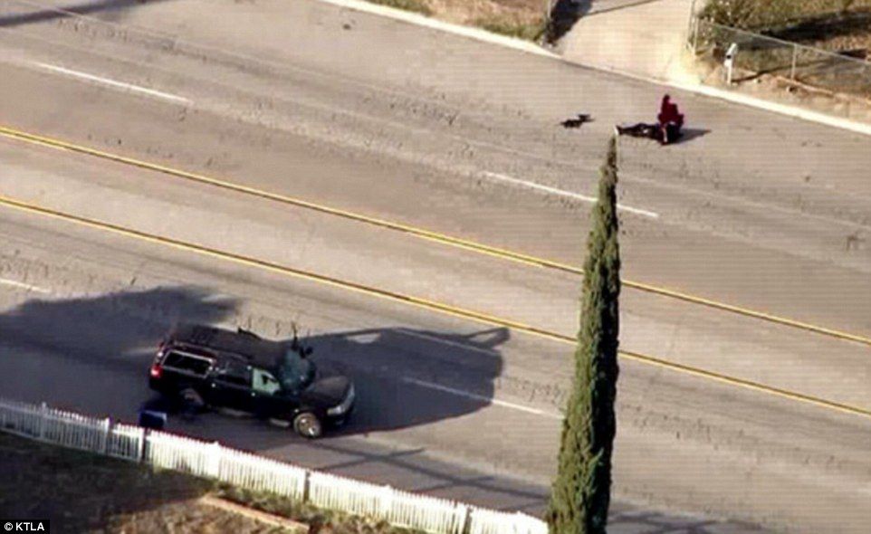 Video: el rescate en San Bernardino - 2F02FB9800000578-3343309-image-a-49_1449113502230