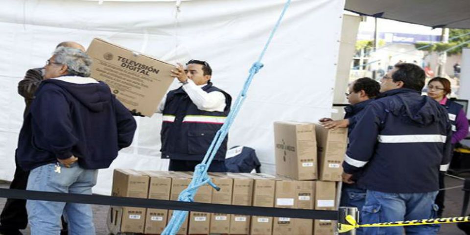 Retiene diputado Freddy Gil cerca de 600 televisiones en Oaxaca