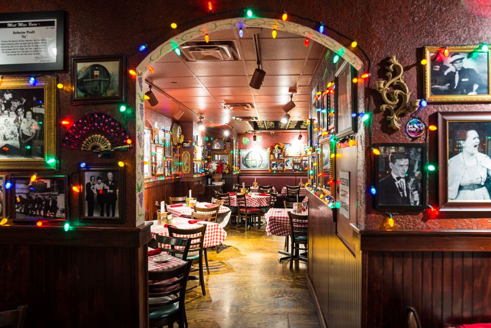 Los lugares más caros para la cena de Año Nuevo en Nueva York - 68-2-buca-di-beppo-nyc