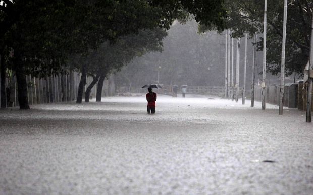 Imágenes: India sufre las peores lluvias en 100 años - 83573103_An_Indian_3515565b