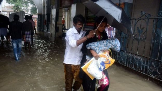 Imágenes: India sufre las peores lluvias en 100 años - 86986762_86986761