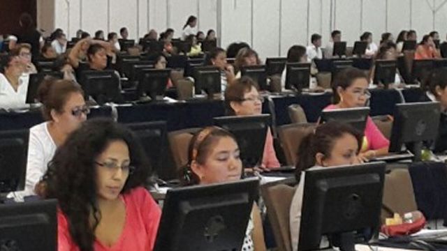 Maestros guerrerenses llegan a Acapulco para la evaluación docente
