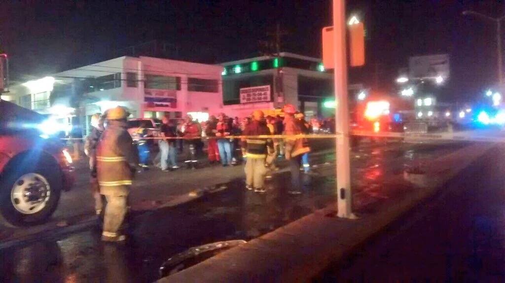 Pipa sin frenos arrolla asistentes de desfile navideño - @elnacionalred-1024x574