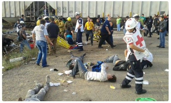 Choque de tren y autobús deja 5 muertos en Sinaloa - @noroestemx