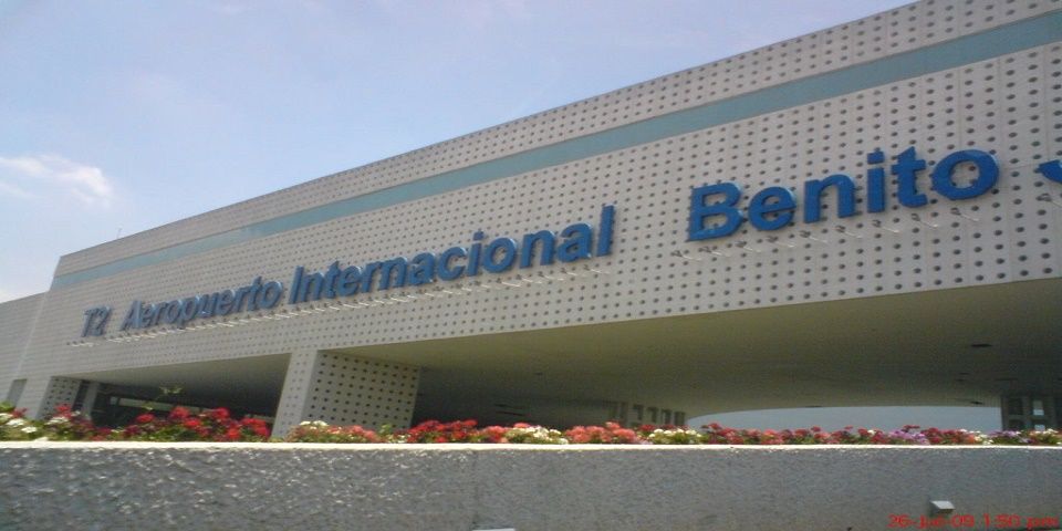 Venden dólar hasta en $17.85 en promedio en el AICM