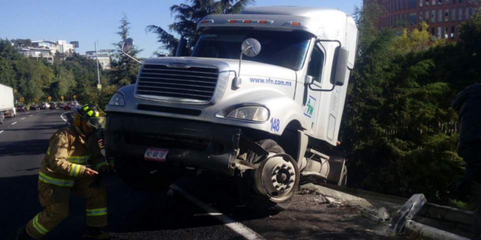 Cierre parcial en la Autopista México-Lerma por accidente