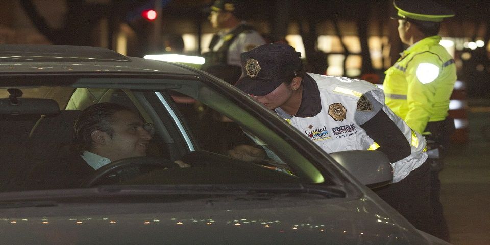 Alcoholímetro deja 50 personas detenidas en la Ciudad de México
