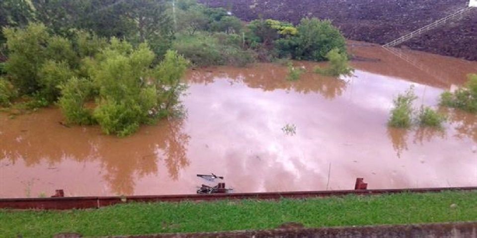 Evacúan a más de 20 mil por inundaciones en Argentina Evacúan a más de 20 mil por inundaciones en Argentina