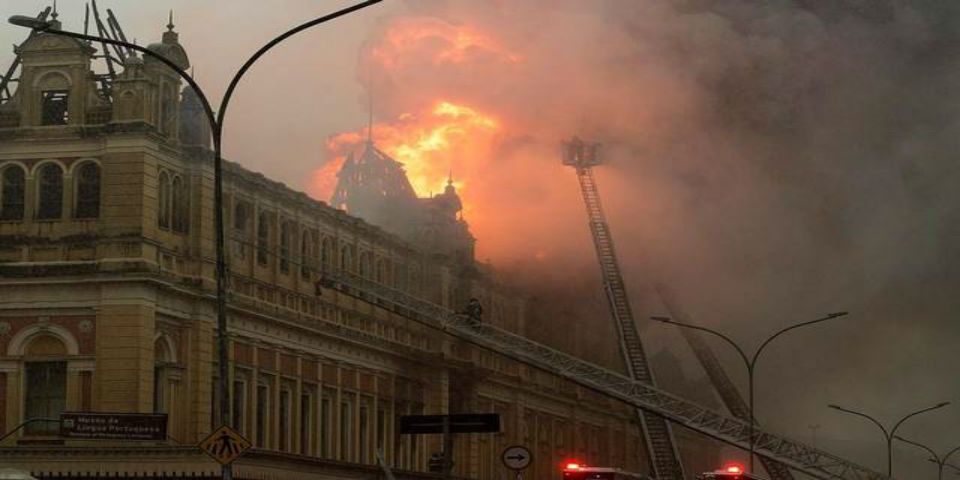 Incendio en el Museo de la Lengua Portuguesa en Sao Paulo Incendio en el Museo de la Lengua Portuguesa en Sao Paulo