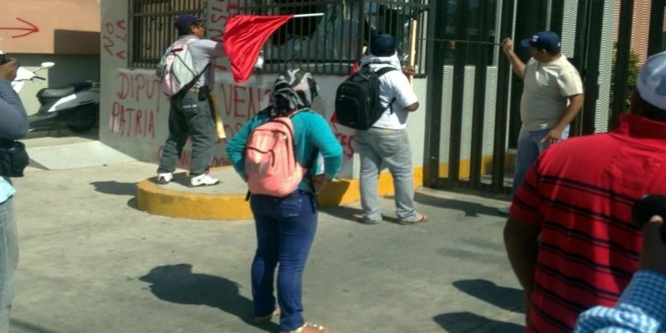 CETEG vandaliza Congreso de Guerrero