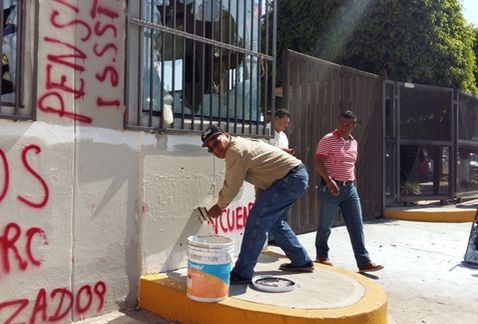 CETEG vandaliza Congreso de Guerrero - CETEG2_GALERIA