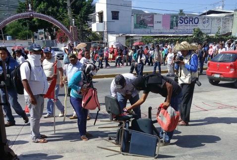 CETEG vandaliza Congreso de Guerrero - CETEG3