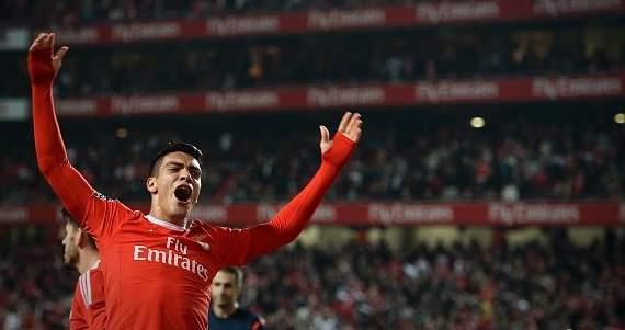 Raúl Jiménez anota con el Benfica en Copa