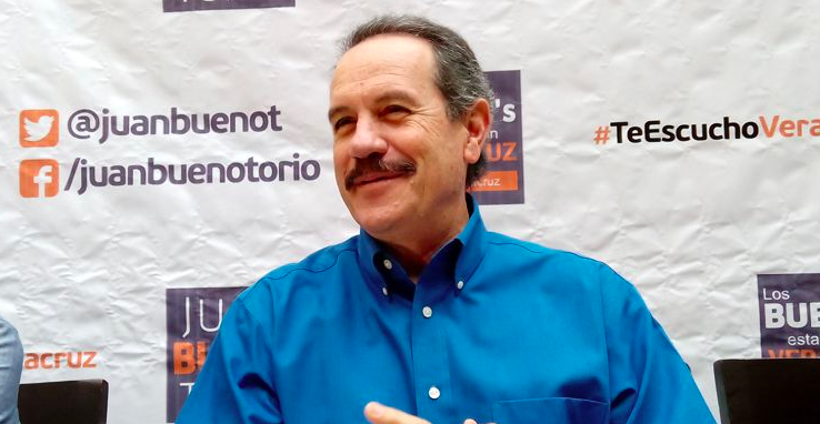 Juan Bueno Torio se registra como candidato al gobierno de Veracruz