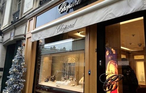 Se llevan motín de 1 mde de joyería en París