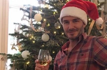 David Beckham desea una feliz Navidad por Facebook