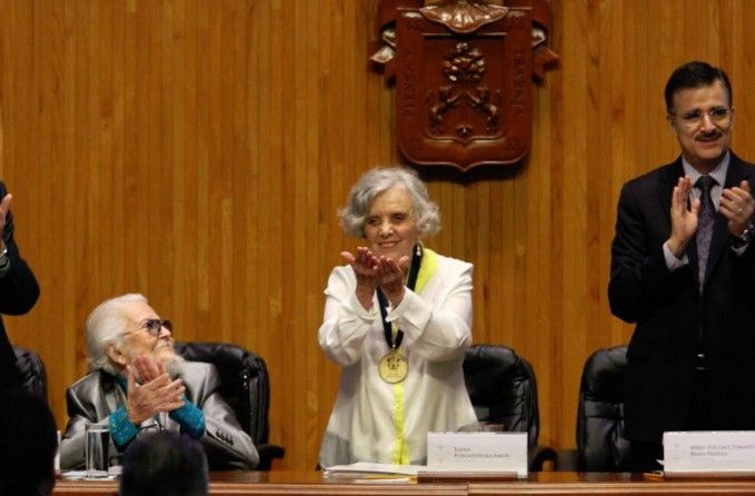 Elena Poniatowska recibe Doctorado Honoris Causa de la UdeG