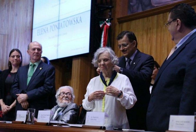 Elena Poniatowska recibe Doctorado Honoris Causa de la UdeG - Elena-Poniatowska-honoris-causa2