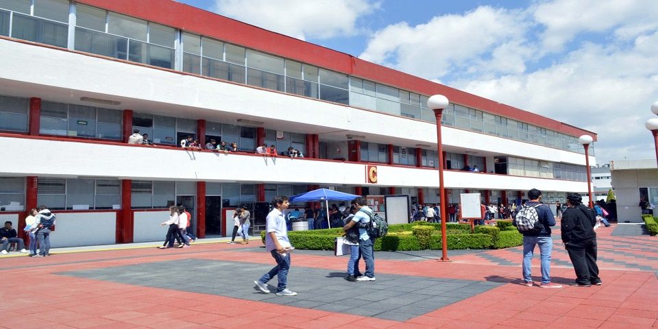 Al menos 150 escuelas presentan afectaciones por fuertes vientos en la Ciudad de México