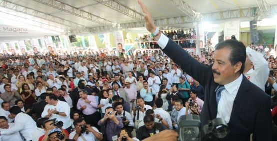 Eviel Pérez Magaña pide licencia como senador. Va por el gobierno de Oaxaca