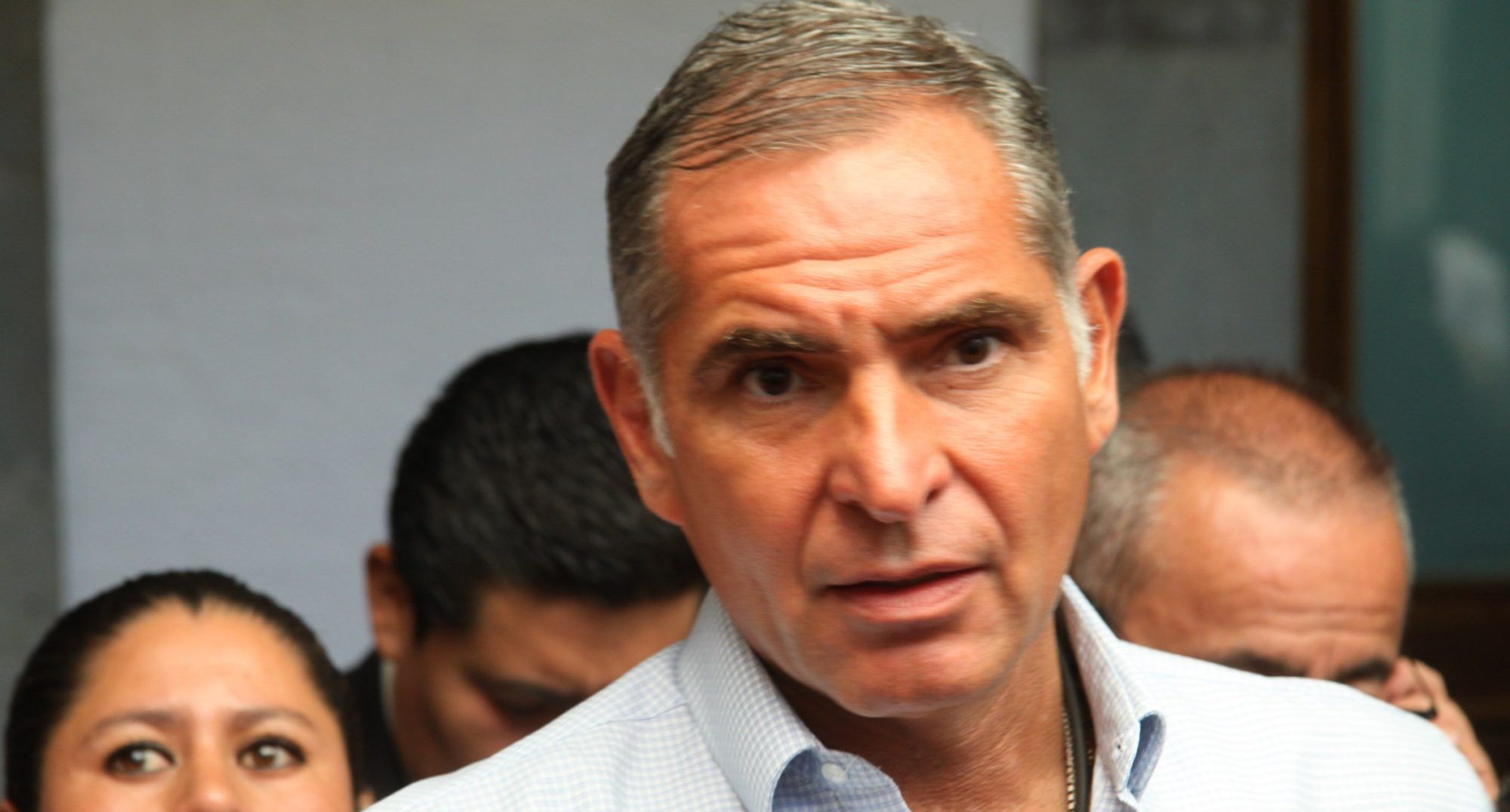 Acusan a Cué de adeudo de más de 2 mil 500 mdp a empresarios