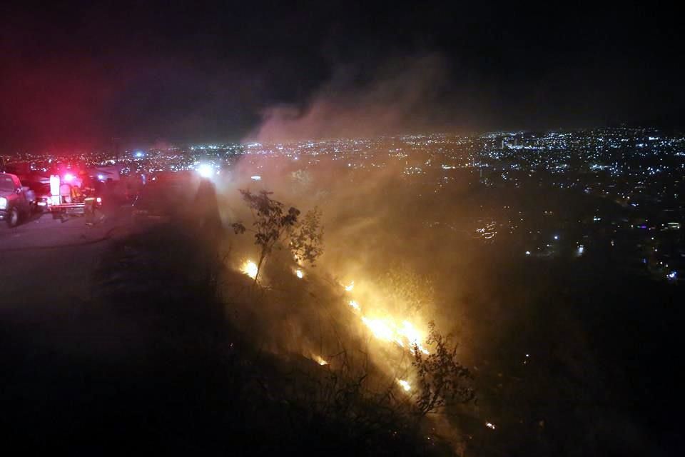 Ventarrones en Nuevo León y Coahuila provocan incendios y cortes de energía - Incendio-provocado-por-ventarron