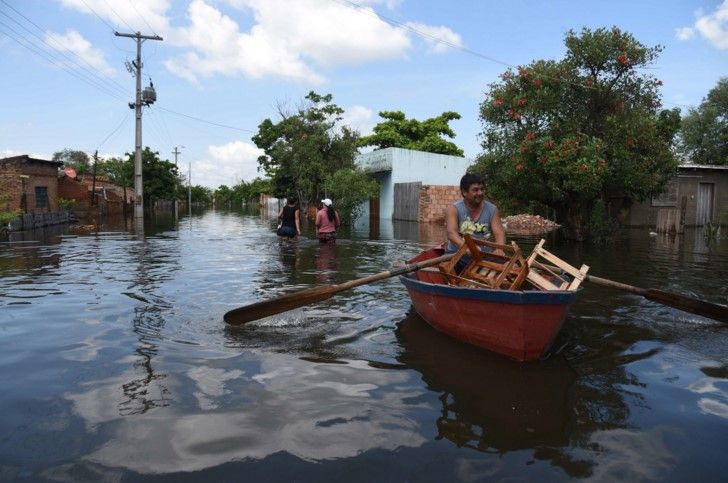 Más de 100 mil evacuados por inundaciones en Sudamérica - Inundaciones-Paraguay-AFP-Getty
