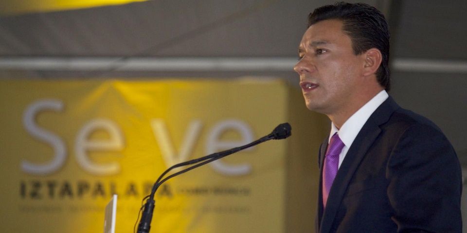 Salen seis diputados del PRD para unirse a Morena - Jesús-Valencia