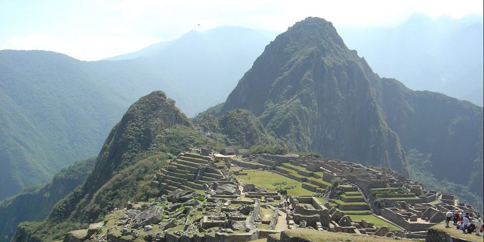 Muere hombre por tomarse foto en Machu Picchu
