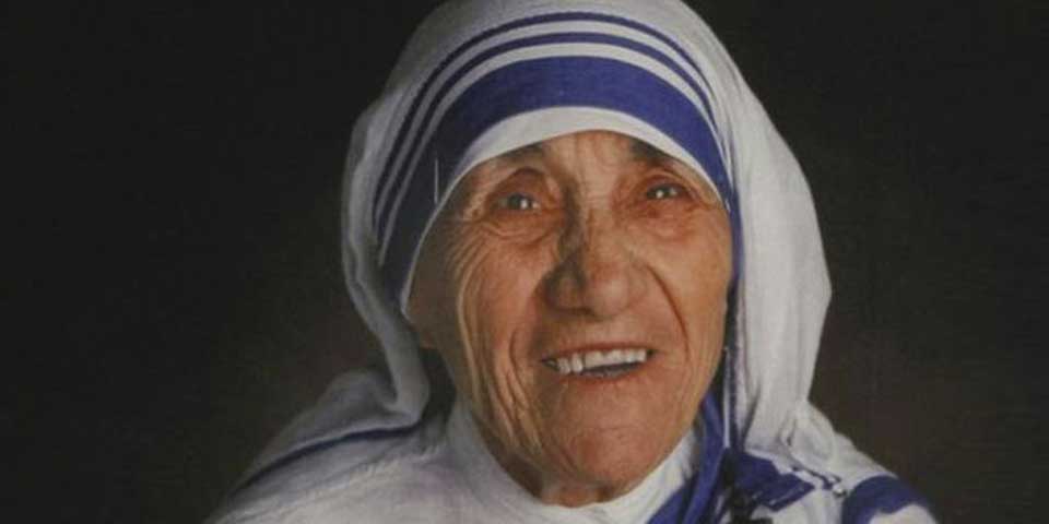 Aprueban canonización de Teresa de Calcuta