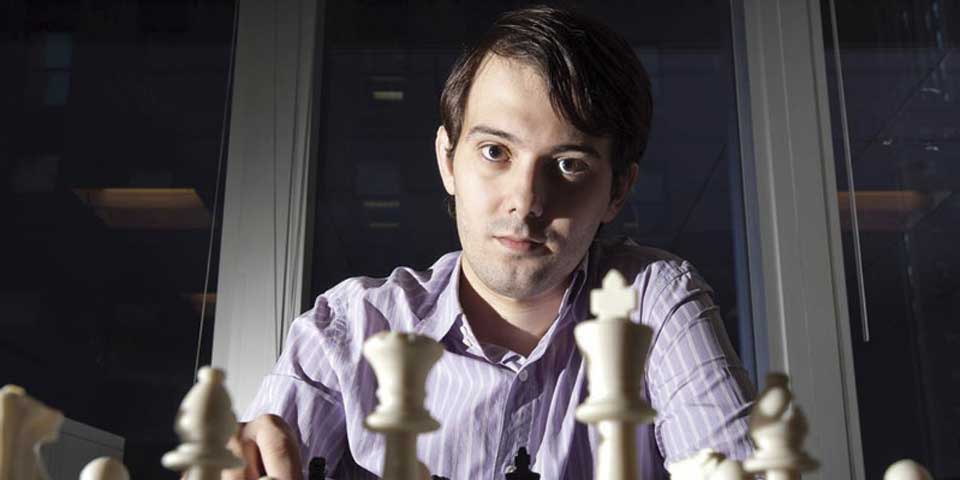 Arrestan a empresario señalado por aumento a precios de medicamento