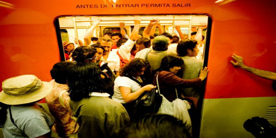 ¿Cuánto tiempo pierde una persona en traslados en el Valle de México?