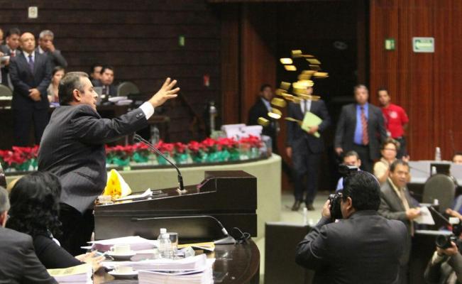Diputado de MORENA llama traidores a legisladores por Ley Pensionissste