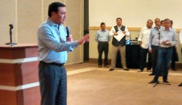 No nos cerramos a ninguna línea de investigación por Ayotzinapa: Osorio Chong