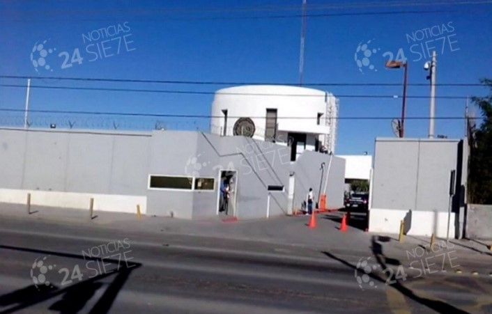 Derriban portón blindado de PGR en Tamaulipas - PGR-reynosa-Noticias-24siete