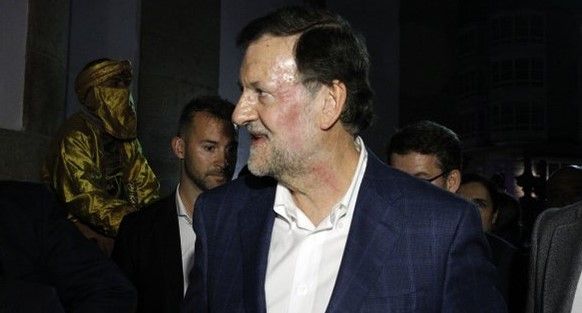 Video: golpean a Rajoy en acto proselitista