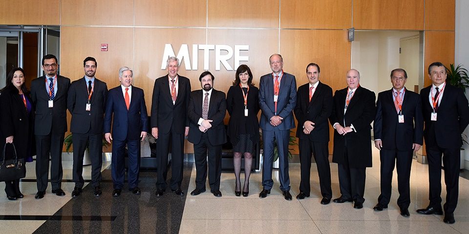 México y EE.UU. firman acuerdo histórico de aviación civil