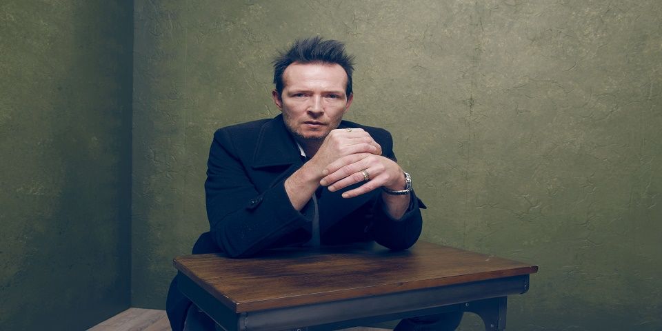 Una sobredosis la causa de muerte de Scott Weiland