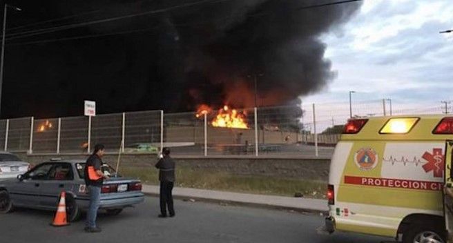 Se incendia Walmart de Reynosa