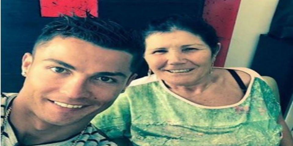 CR7 sorprende a su mamá con un regalo poco usual