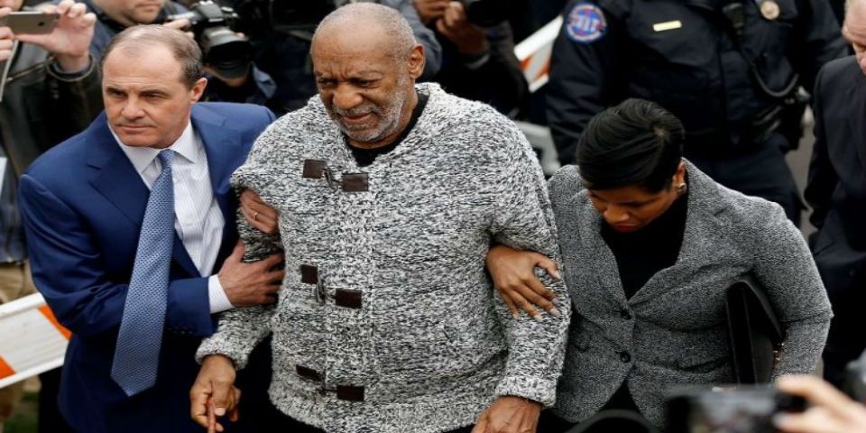 Bill Cosby paga fianza y queda en libertad