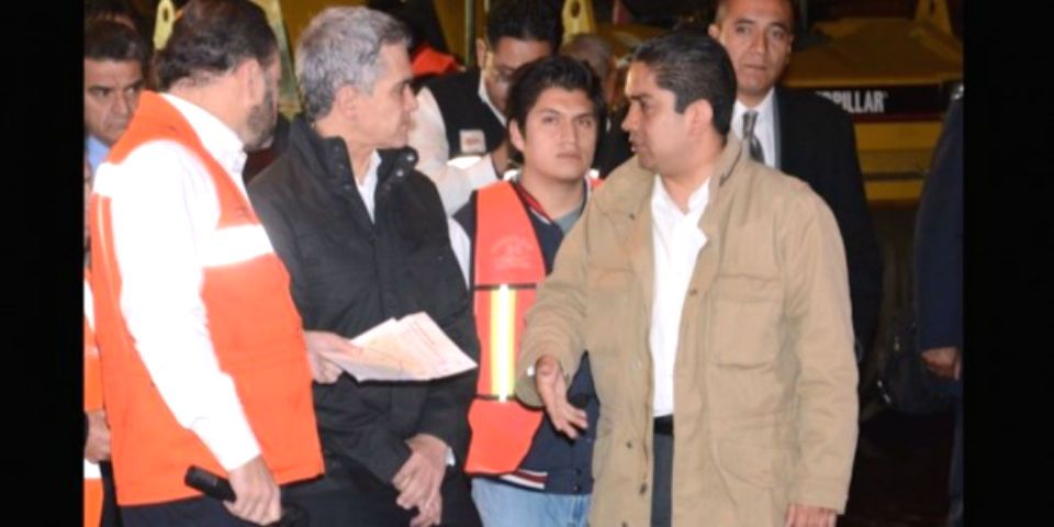 Mancera supervisa trabajos nocturnos de atención a red vial primaria